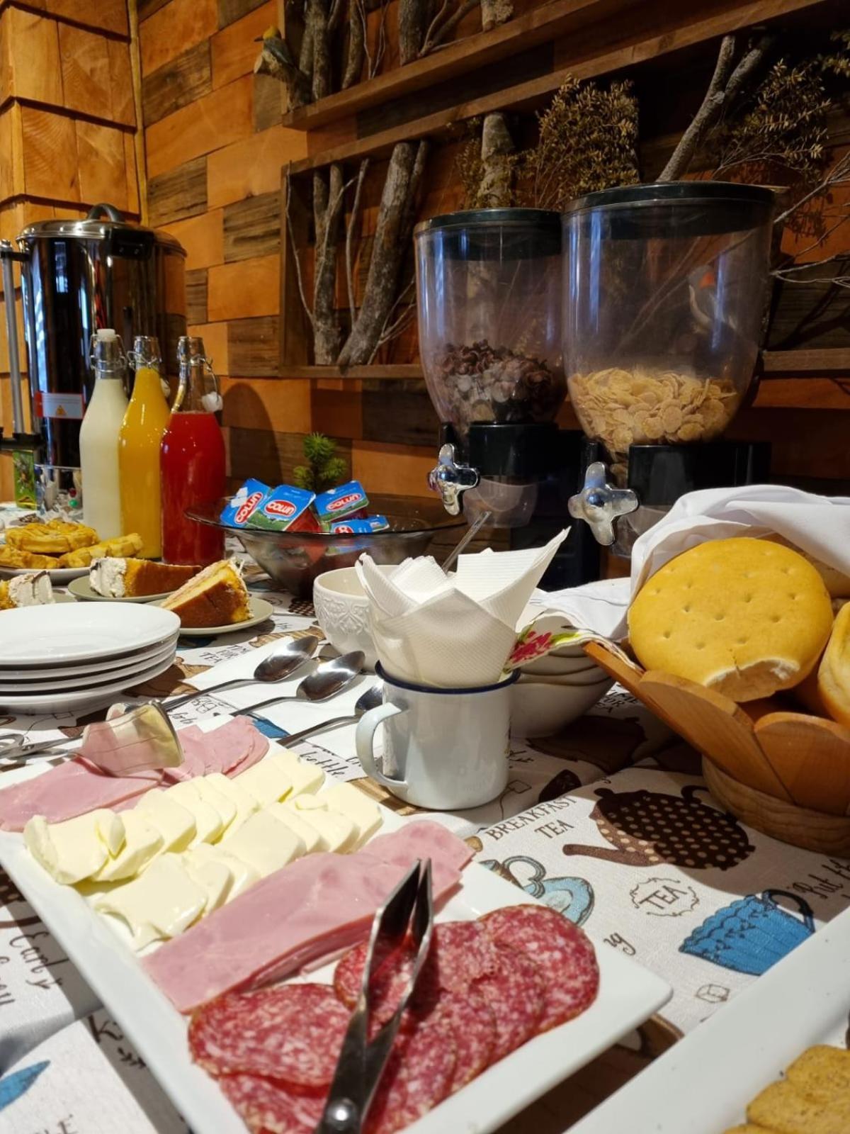 Hotel Boutique Tierra De Islas Chiloe Кастро Екстериор снимка