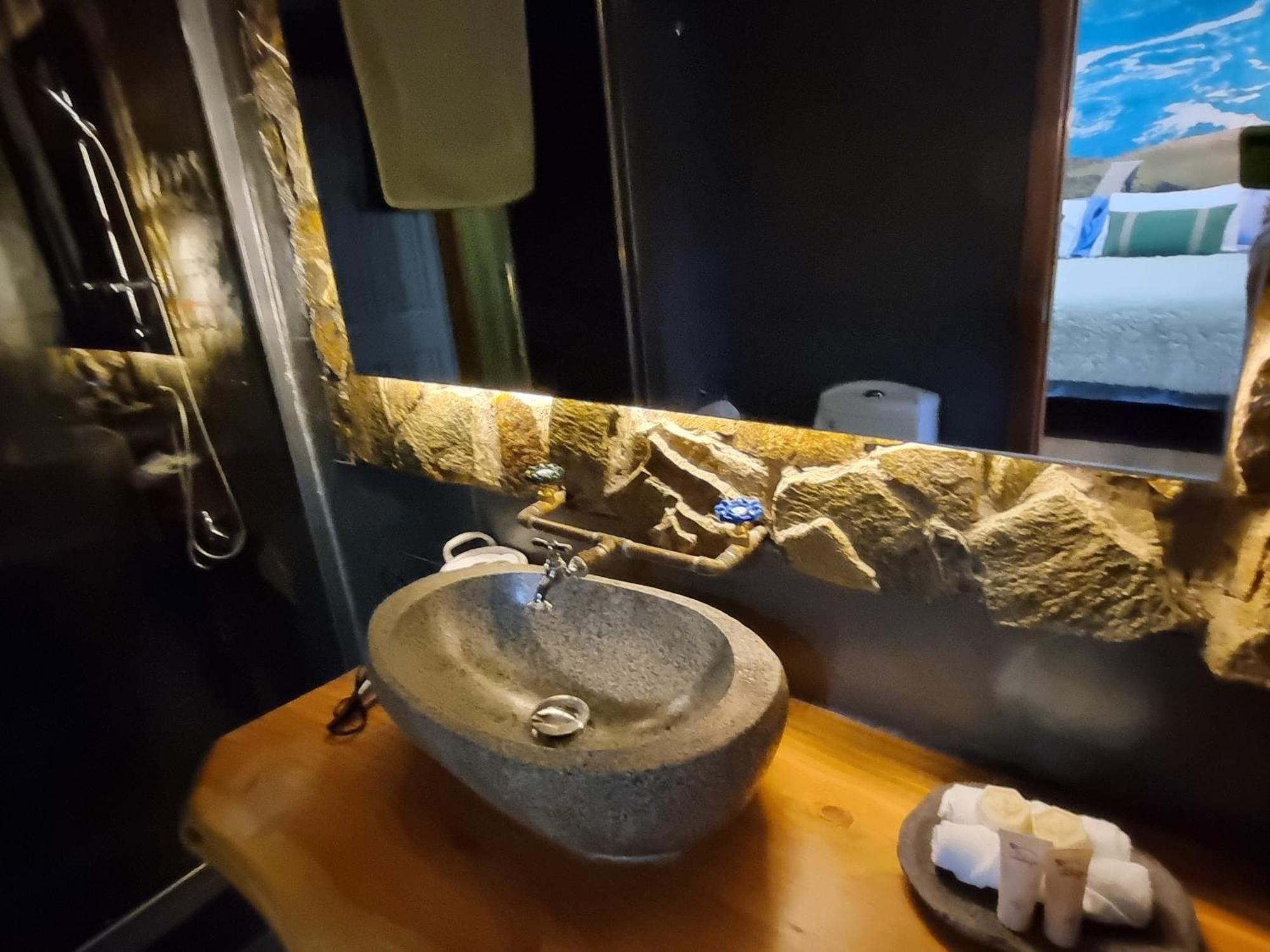 Hotel Boutique Tierra De Islas Chiloe Кастро Екстериор снимка